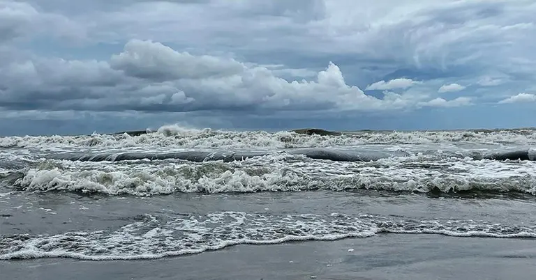 উত্তাল সমুদ্র